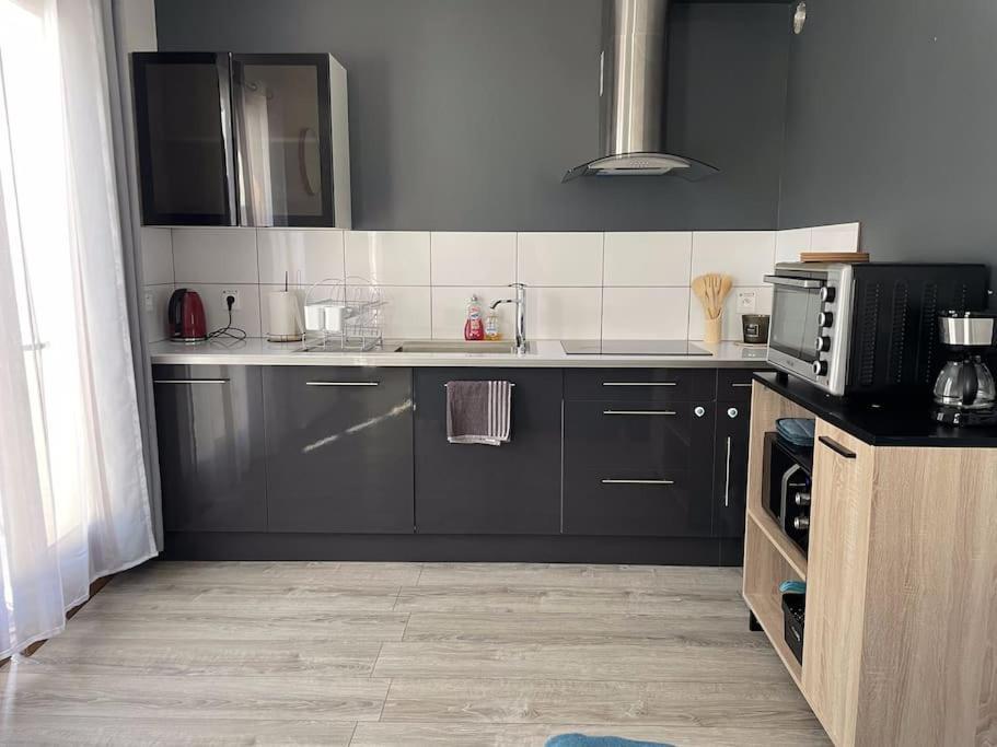 Maison Mitoyenne Avec Cour + Parking Sainte-Savine Εξωτερικό φωτογραφία